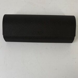 🎪 Prada Black Glasses Case with cleaning cloth